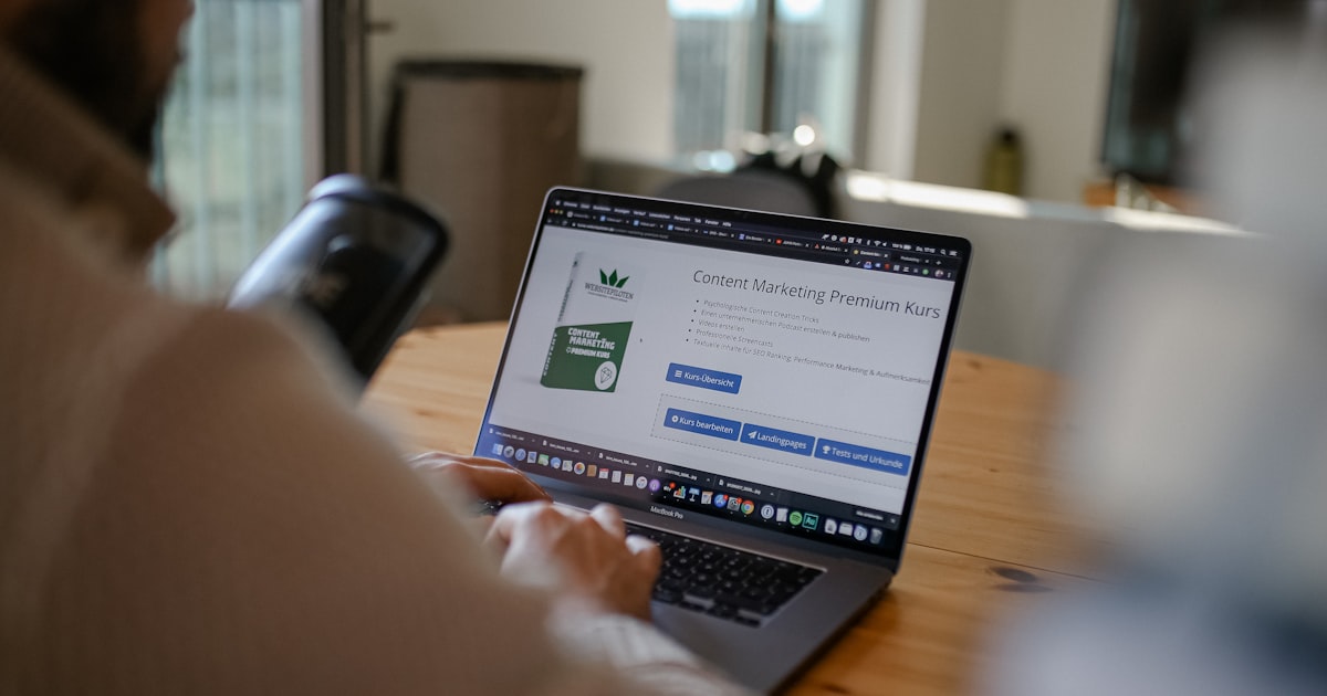 Top Strategies to Sell Your Ecommerce Course